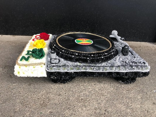 Vinyl DJ Deck